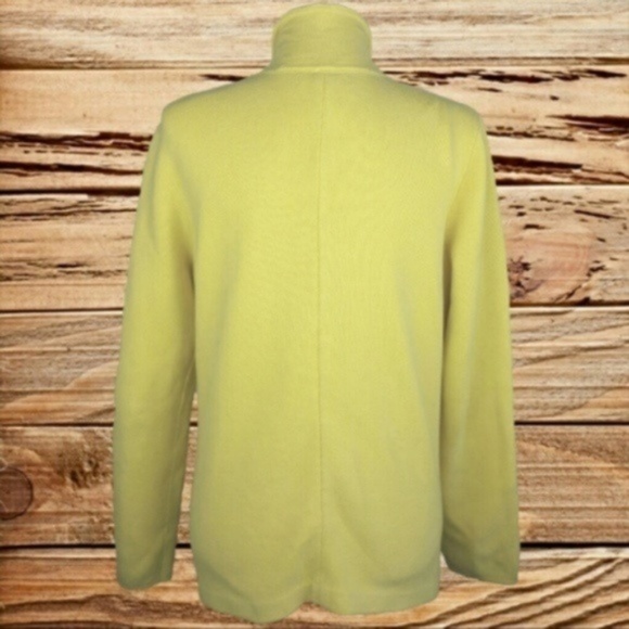 BANANA REPUBLIC - PREMIUM BUTTON SWEATER! ❤️ - Picture 2 of 4